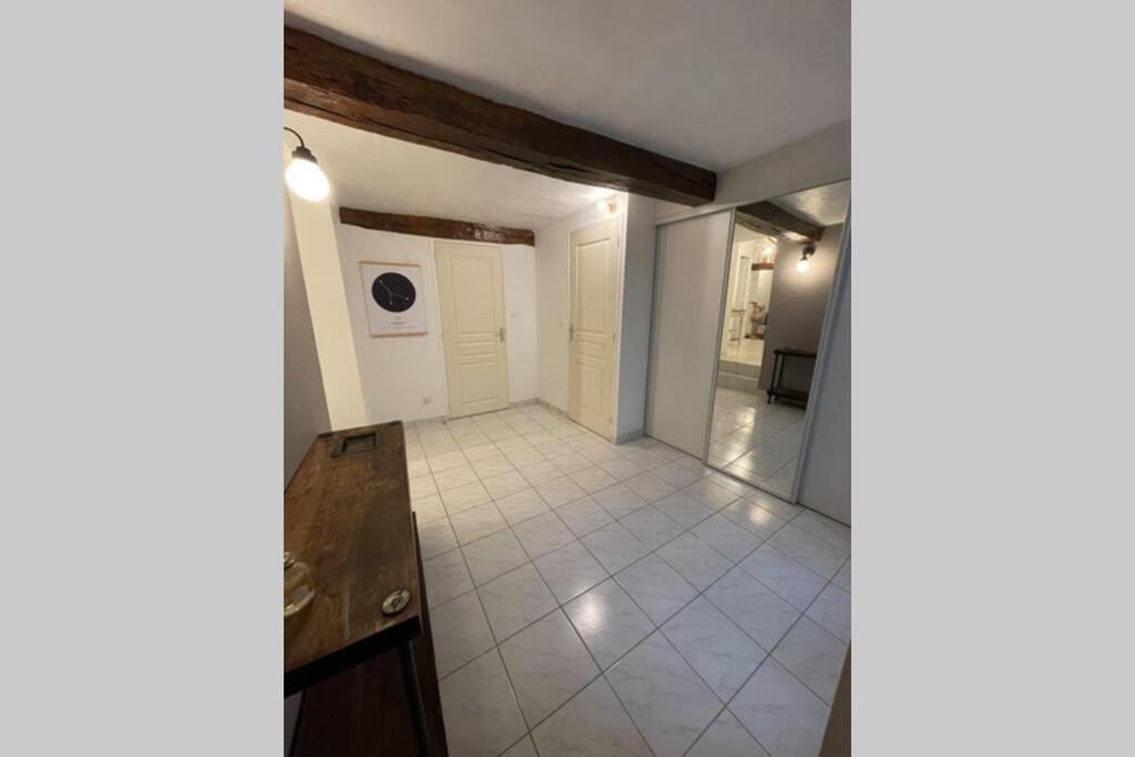 Appartement «La Vie Est Belle» Au Coeur De Sézanne Exterior foto